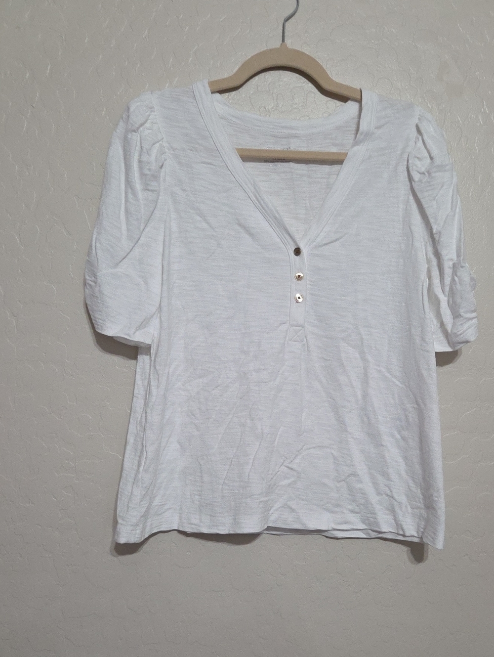 Chico's White V-Neck Short Sleeve Button Front Top